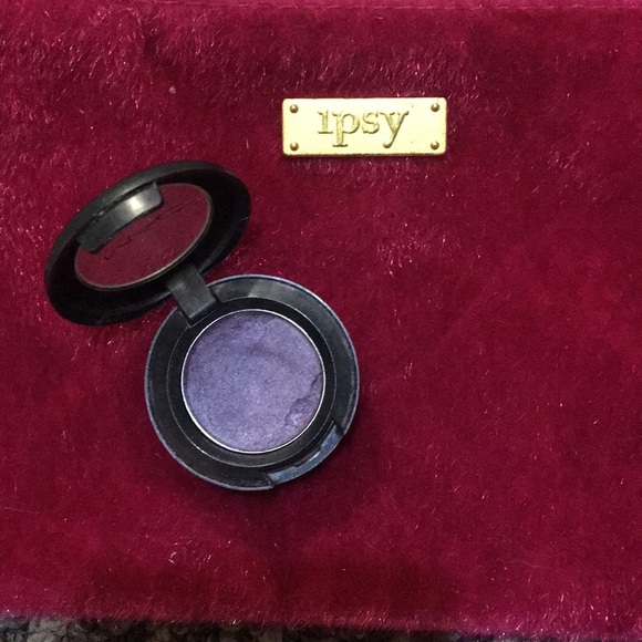 MAC Eyeshadow - Picture 2 of 3